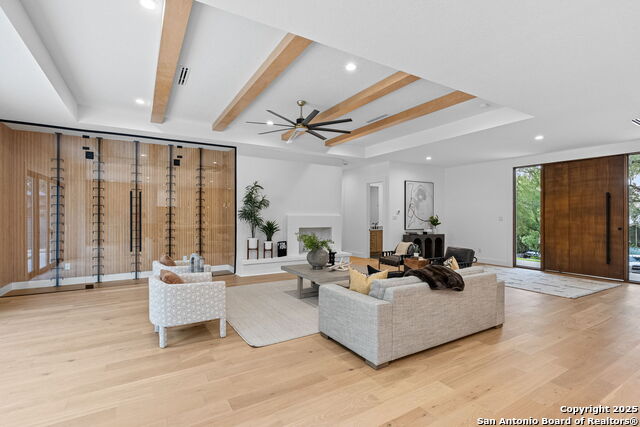 Image 8 of 39 For 718 Ridgemont Ave