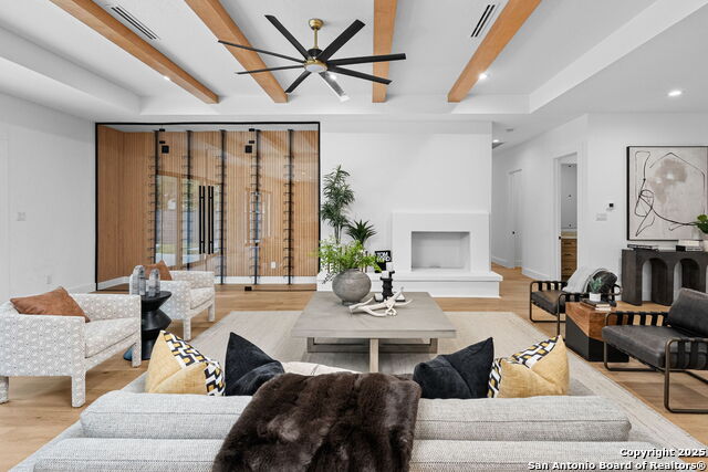 Image 9 of 39 For 718 Ridgemont Ave