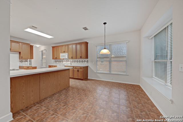 Image 15 of 36 For 20811 Encino Pebble