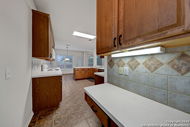 Image 20 of 36 For 20811 Encino Pebble