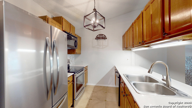 Image 13 of 31 For 13643 High Chapel