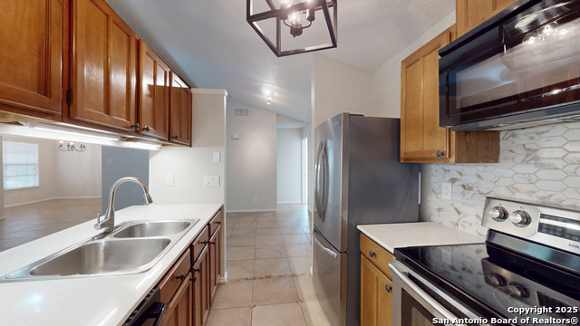 Image 15 of 31 For 13643 High Chapel