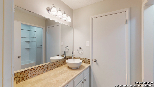 Image 22 of 31 For 13643 High Chapel