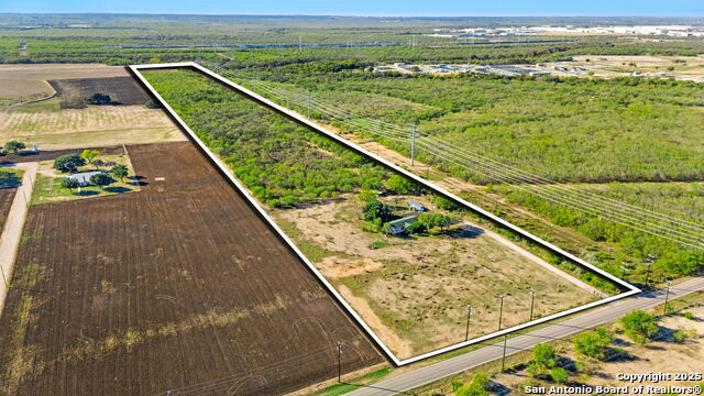 Listing photo id 0 for 596 Mauermann