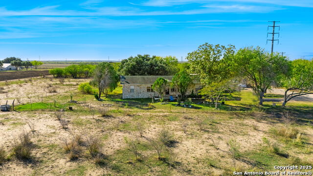 Listing photo id 4 for 596 Mauermann