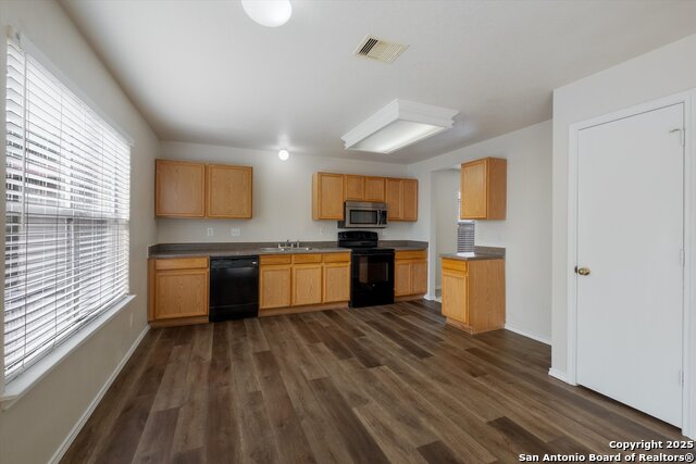 Image 8 of 22 For 7935 Morning Grv