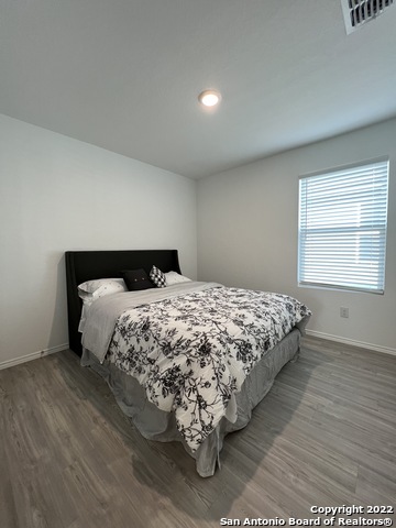 Image 11 of 49 For 8523 Grosbeak Cove