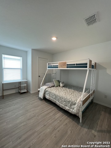 Image 15 of 49 For 8523 Grosbeak Cove