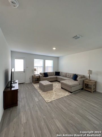 Image 36 of 49 For 8523 Grosbeak Cove