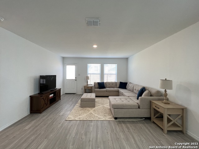 Image 37 of 49 For 8523 Grosbeak Cove