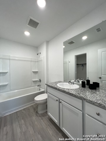 Image 42 of 49 For 8523 Grosbeak Cove