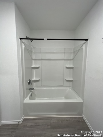 Image 9 of 49 For 8523 Grosbeak Cove