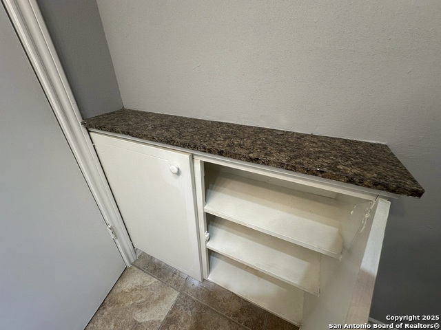 Image 15 of 25 For 8401 New Braunfels N 317 A