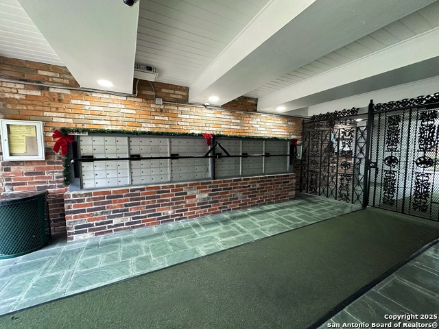 Image 3 of 25 For 8401 New Braunfels N 317 A