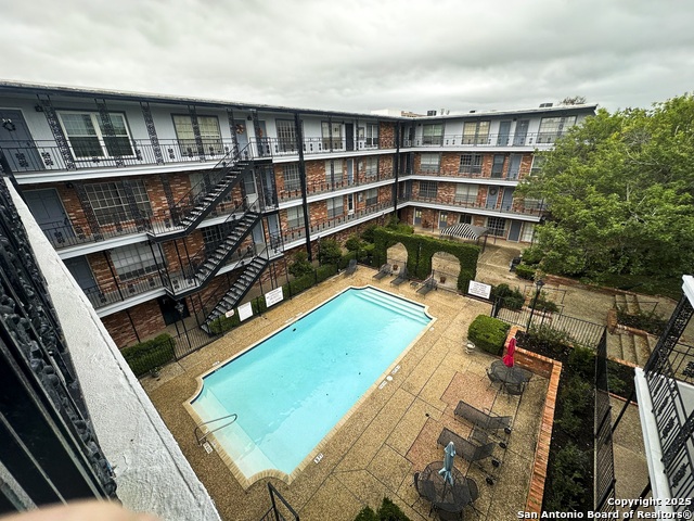 Image 5 of 25 For 8401 New Braunfels N 317 A