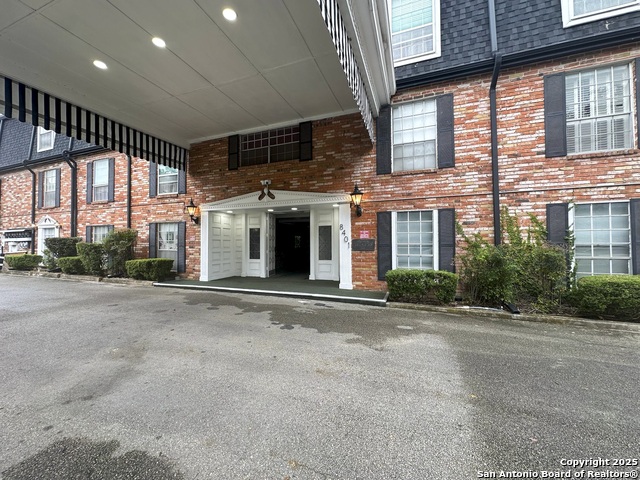 Image 6 of 25 For 8401 New Braunfels N 317 A