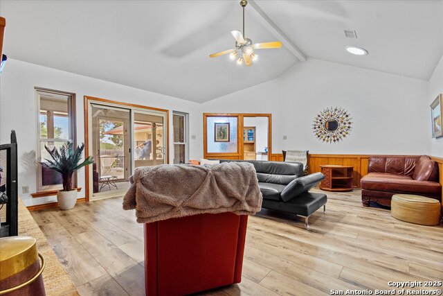 Image 12 of 46 For 407 Windsor Ln