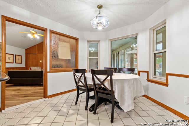 Image 16 of 46 For 407 Windsor Ln