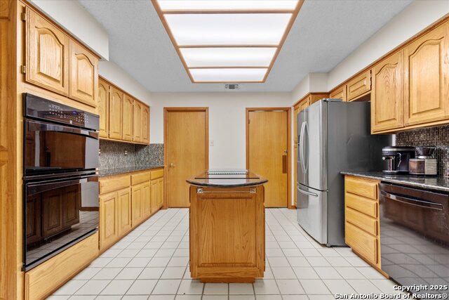 Image 21 of 46 For 407 Windsor Ln