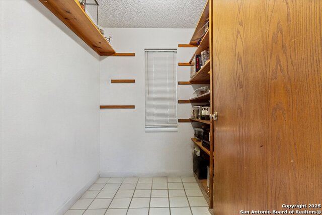 Image 22 of 46 For 407 Windsor Ln