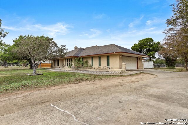 Image 3 of 46 For 407 Windsor Ln