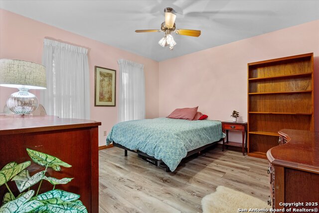 Image 31 of 46 For 407 Windsor Ln