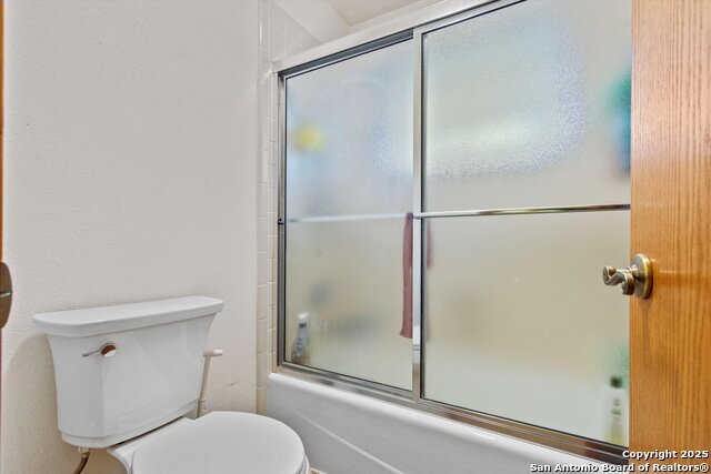 Image 33 of 46 For 407 Windsor Ln