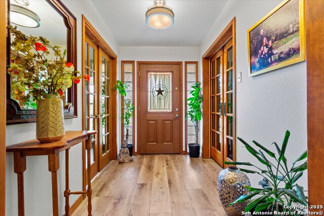 Image 6 of 46 For 407 Windsor Ln