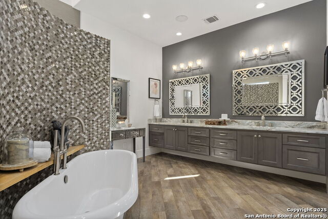 Image 24 of 44 For 226 Augusta