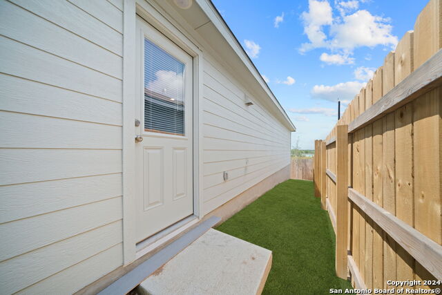 Image 22 of 23 For 12942 Deep Eddy