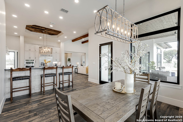 Listing photo id 13 for 65 Sabinas Ridge Rd