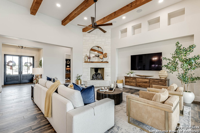 Listing photo id 7 for 65 Sabinas Ridge Rd