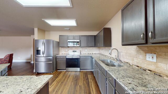 Image 18 of 54 For 406 Bluegrass