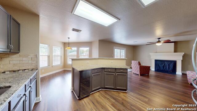 Image 19 of 54 For 406 Bluegrass