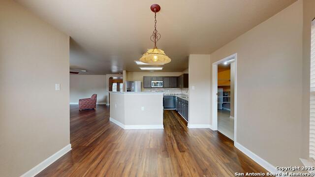 Image 22 of 54 For 406 Bluegrass