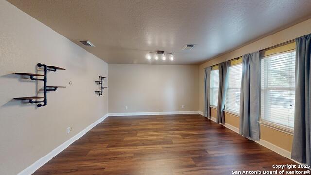 Image 5 of 54 For 406 Bluegrass