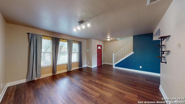 Image 7 of 54 For 406 Bluegrass