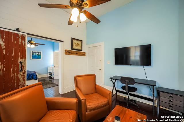 Image 3 of 10 For 823 Euclid W 4