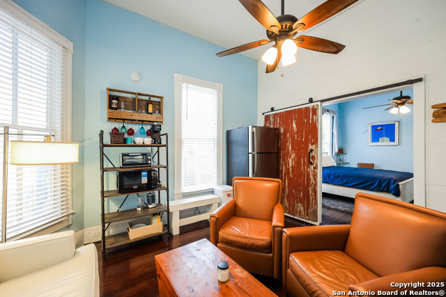 Image 5 of 10 For 823 Euclid W 4