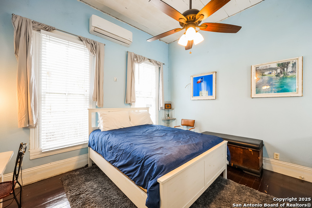 Image 7 of 10 For 823 Euclid W 4