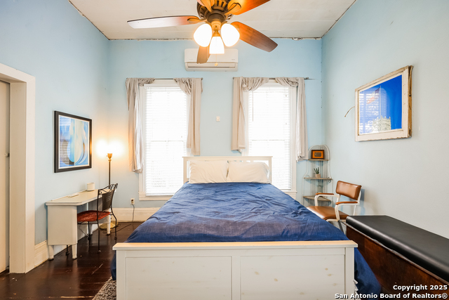 Image 8 of 10 For 823 Euclid W 4