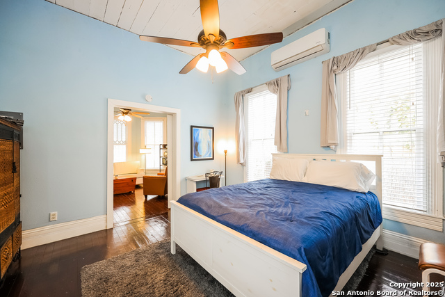 Image 9 of 10 For 823 Euclid W 4