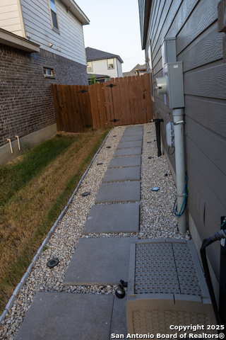 Image 21 of 24 For 102 Katy Way