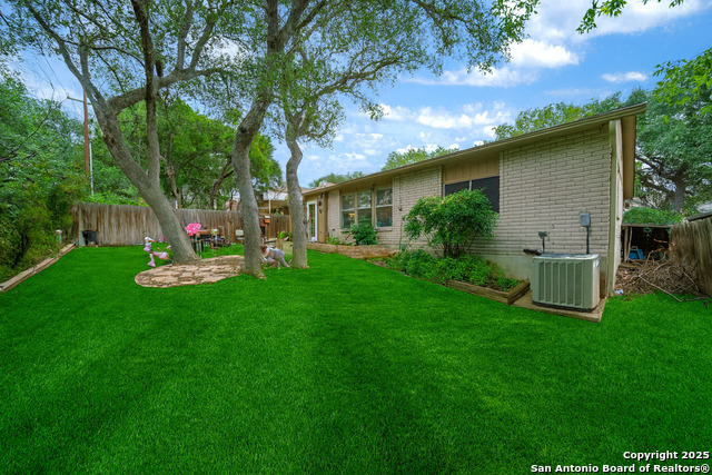 Listing photo id 13 for 4619 Rock Nettle