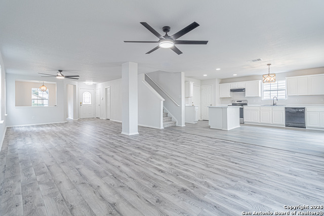 Image 13 of 42 For 6615 Suncliff Crst