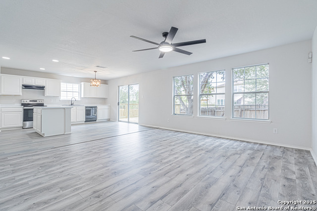 Image 15 of 42 For 6615 Suncliff Crst