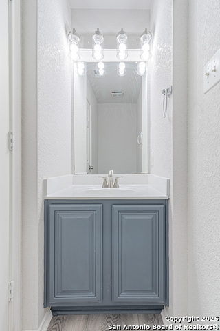 Image 21 of 42 For 6615 Suncliff Crst