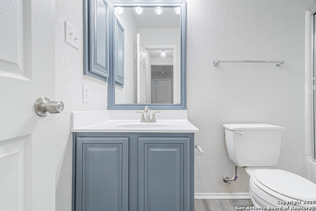 Image 35 of 42 For 6615 Suncliff Crst