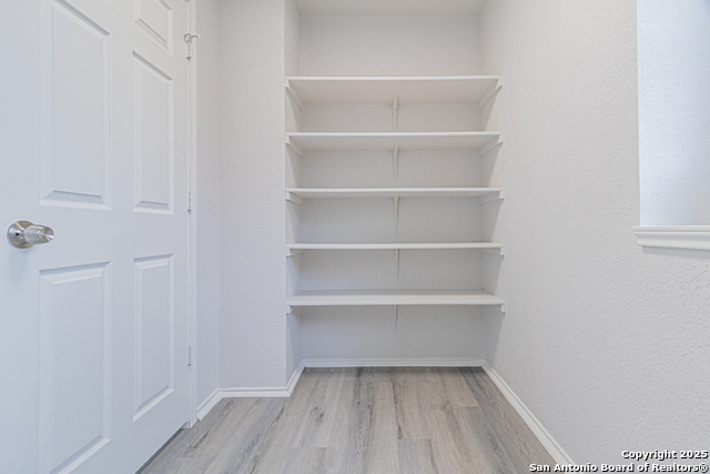 Image 38 of 42 For 6615 Suncliff Crst