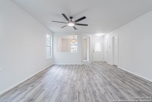 Image 8 of 42 For 6615 Suncliff Crst